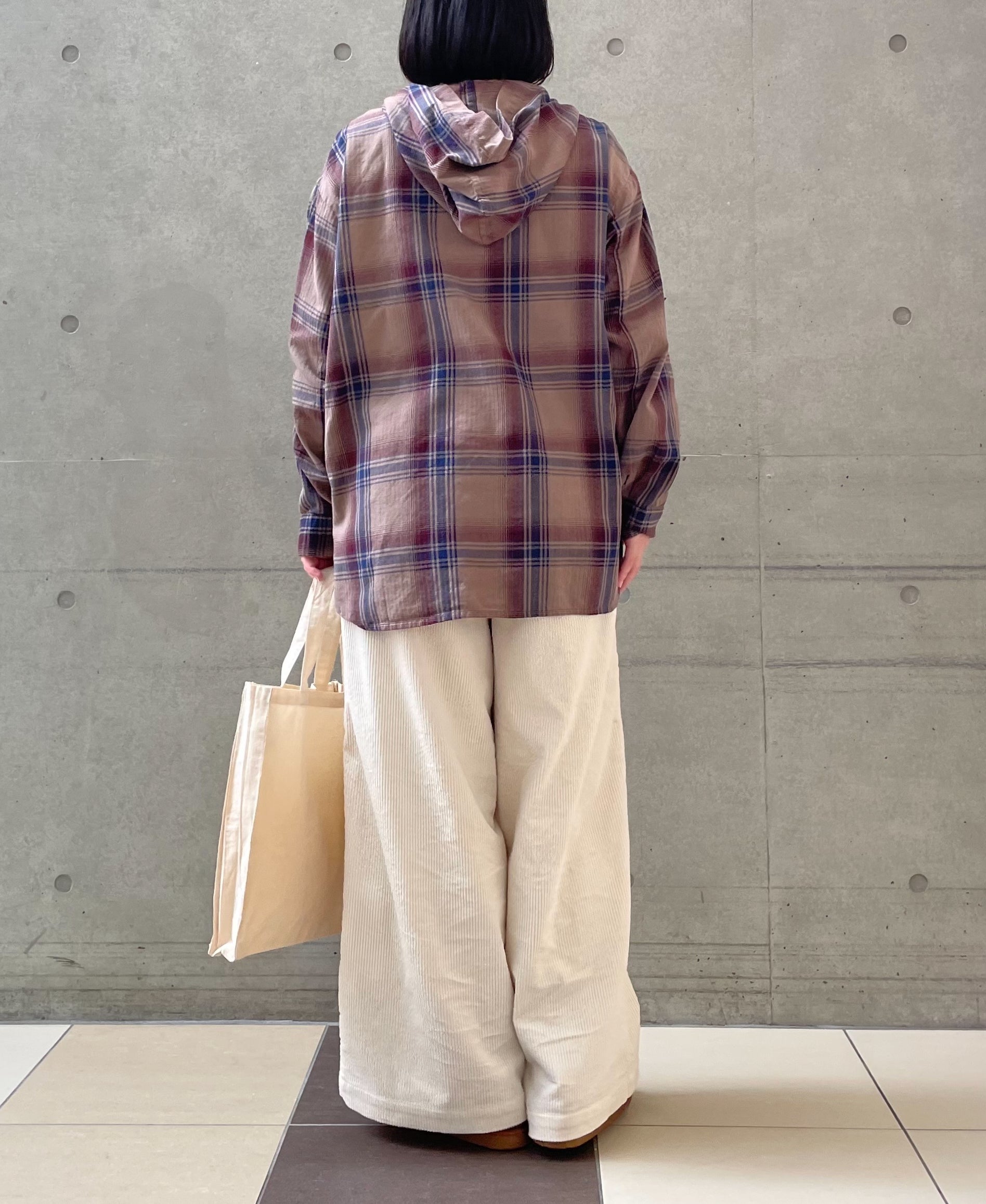 160cm　size:44　col.8950