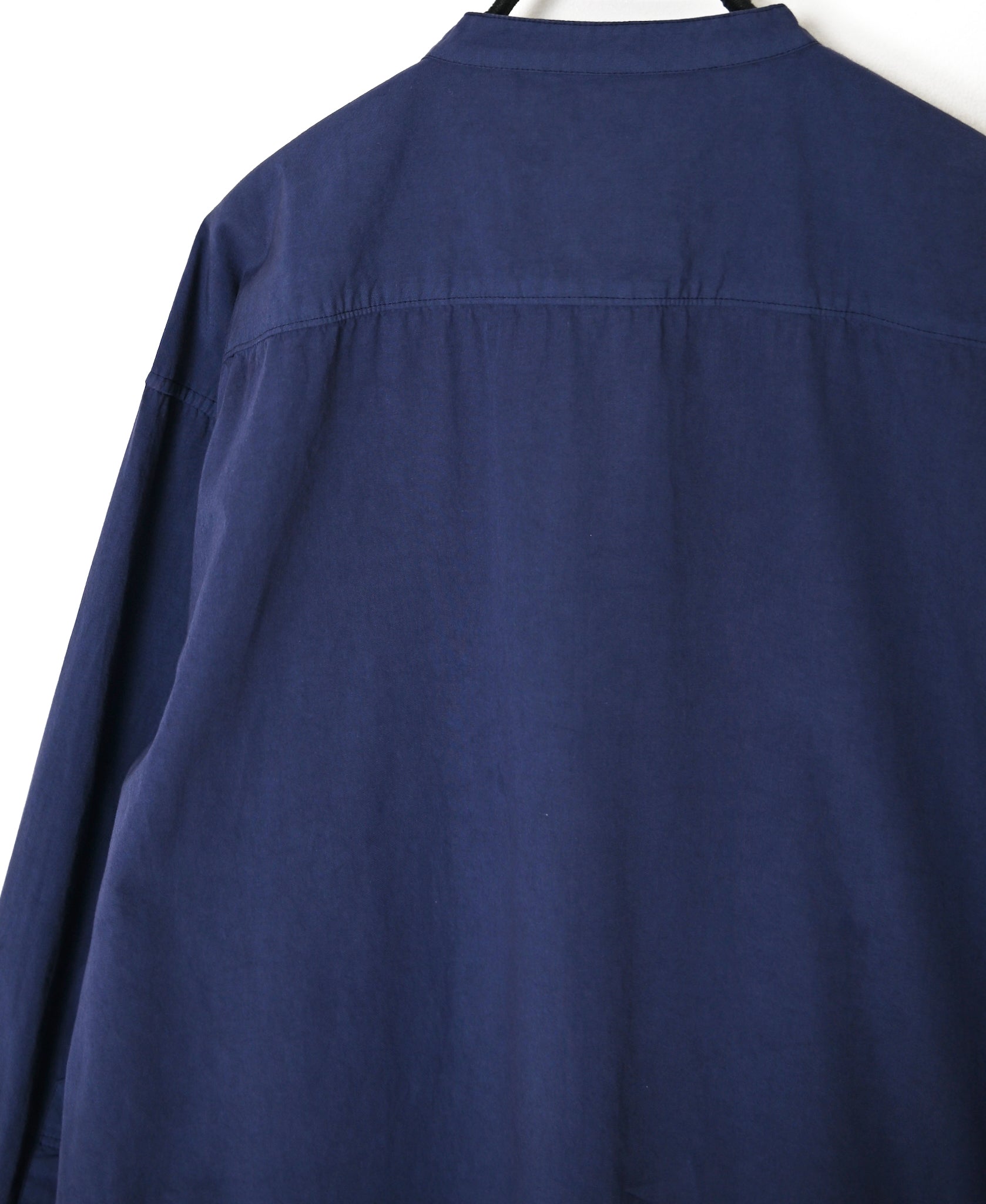 INAM2652PD 40s POPLIN OVERDYE UTILITY BANDED COLLAR LONG SHIRT