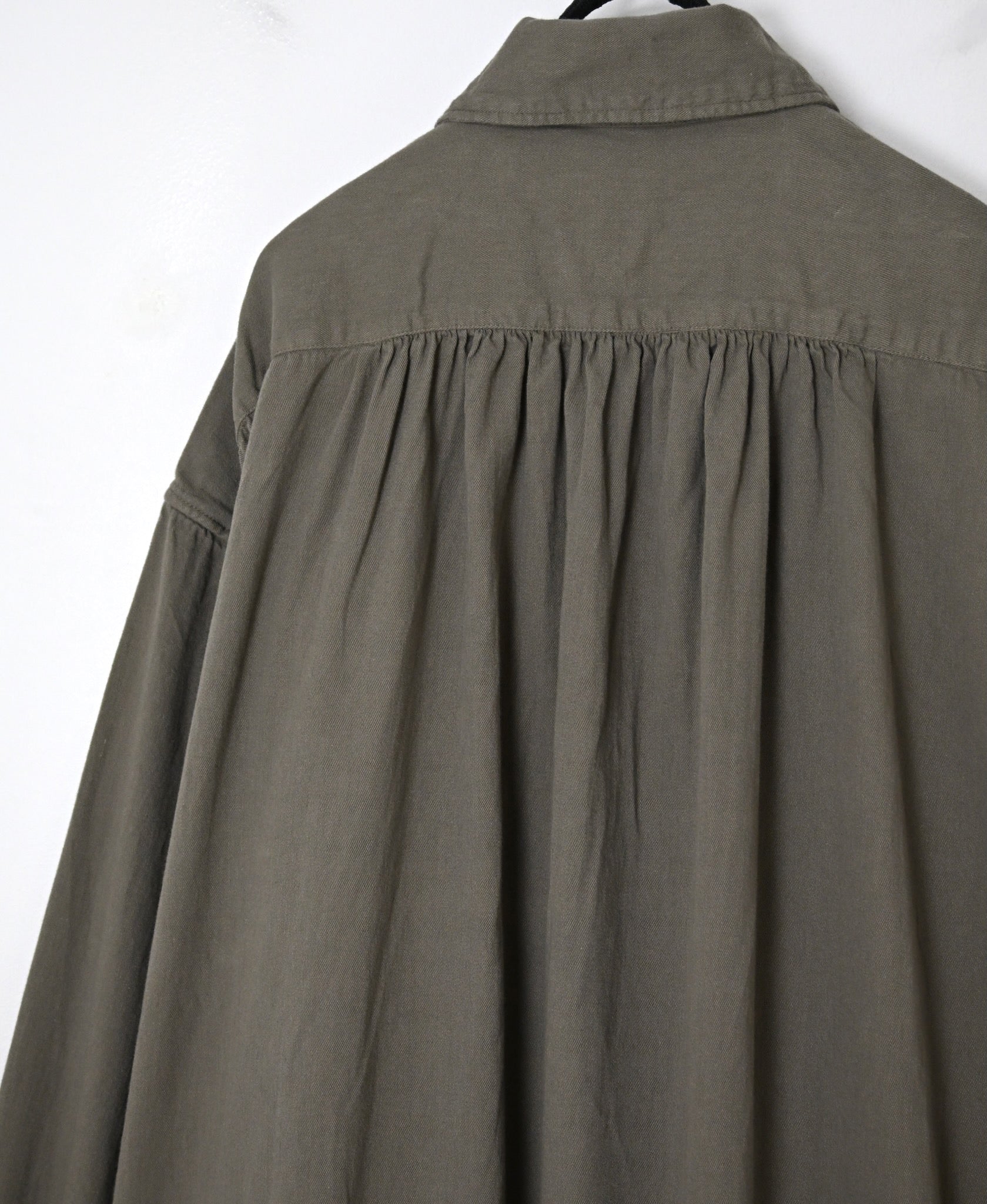 INAM2663TD 30s COTTON TWILL OVERDYE WORK GATHER LONG SHIRT