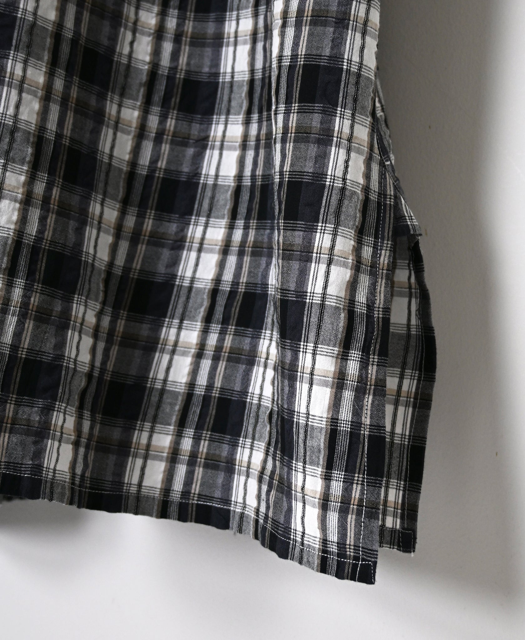 INAM2673 YARN DYED COTTON CHECK WORK GATHER LONG SHIRT