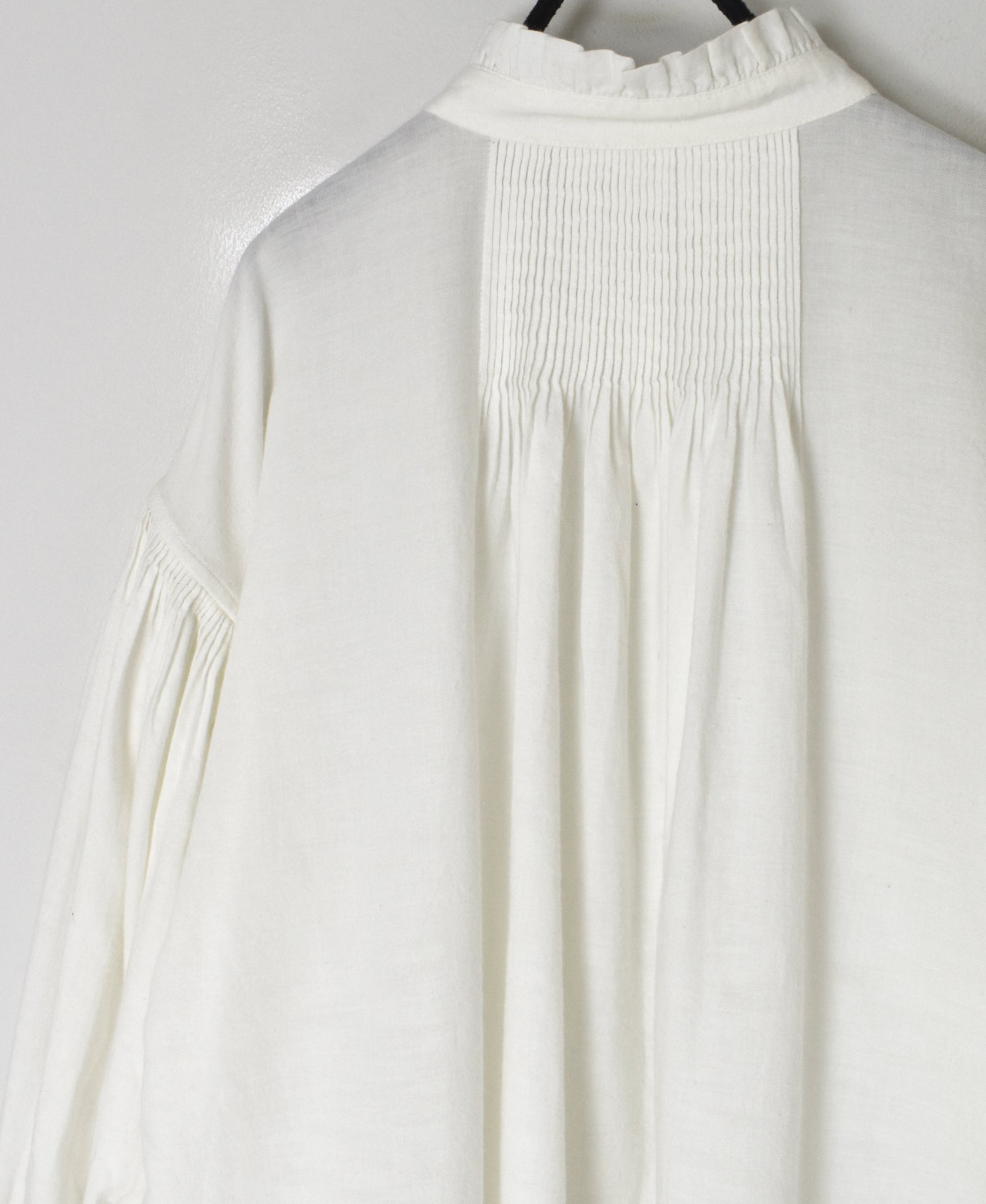 INMDS26702 TWILL COTTON KHADI PLAIN FRILL COLLAR SHIRTS WITH MINI PINTUCK