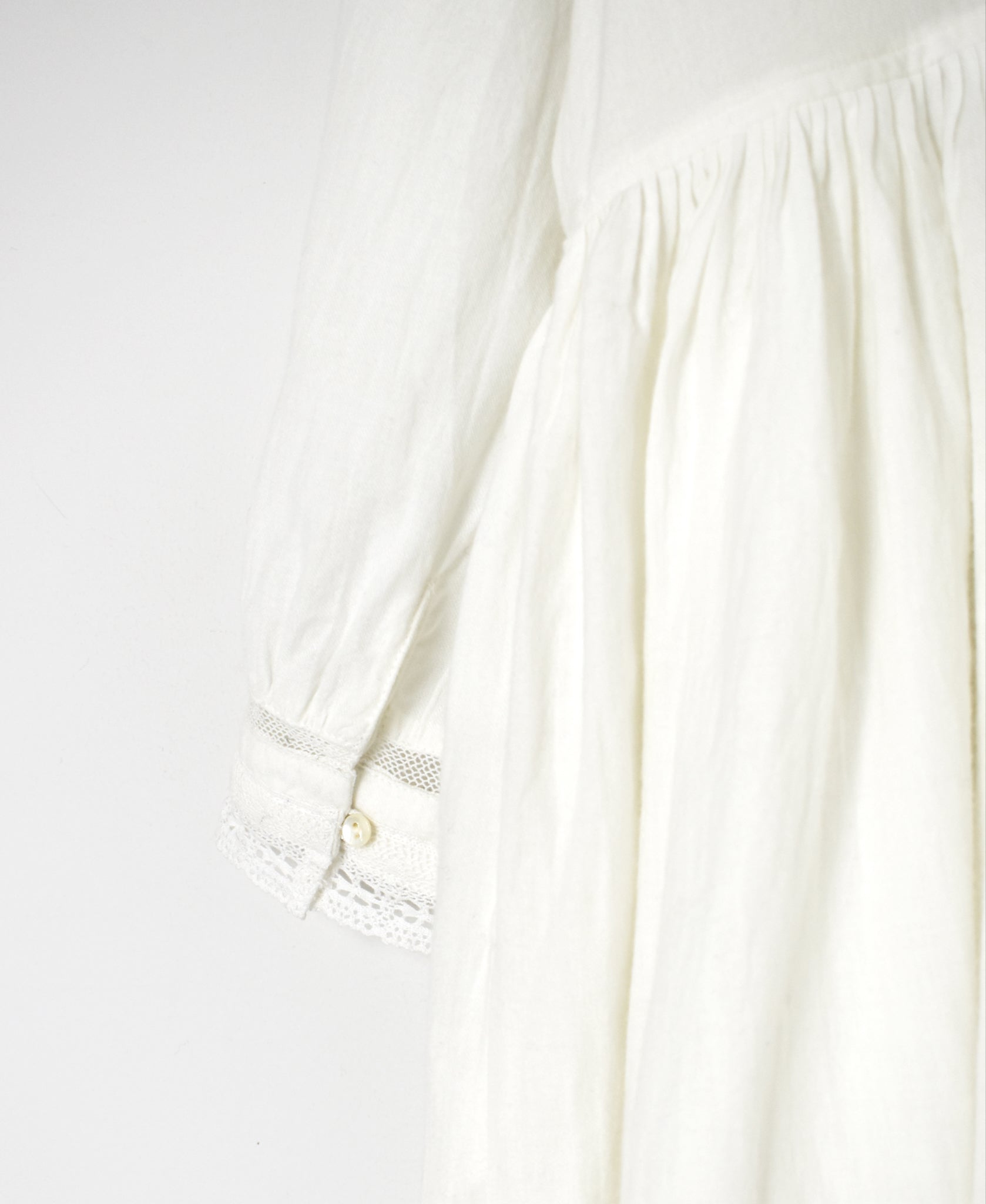 INMDS26704 TWILL COTTON KHADI PLAIN LACE COLLAR DRESS WITH PINTUCK
