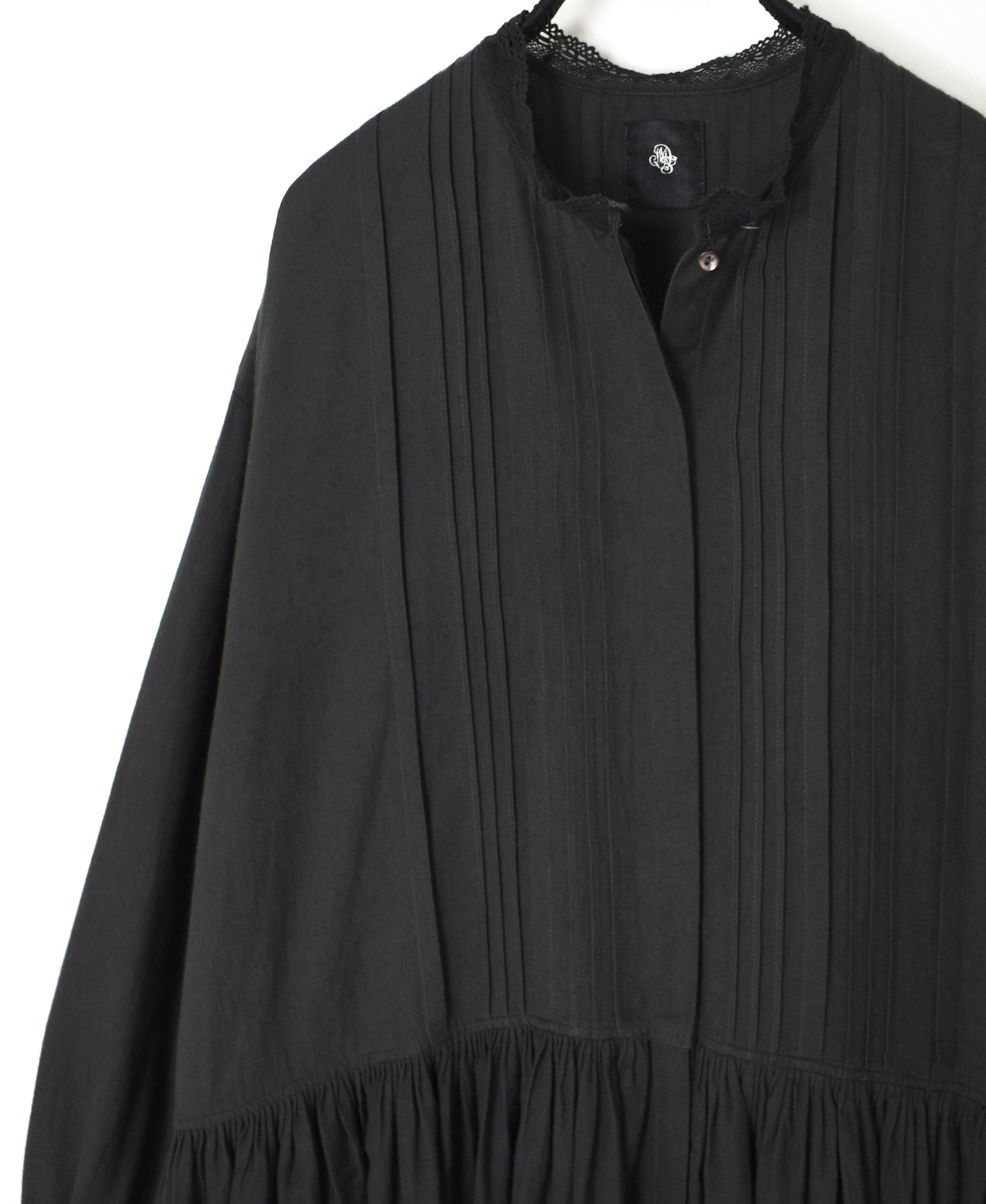 INMDS26704 TWILL COTTON KHADI PLAIN LACE COLLAR DRESS WITH PINTUCK