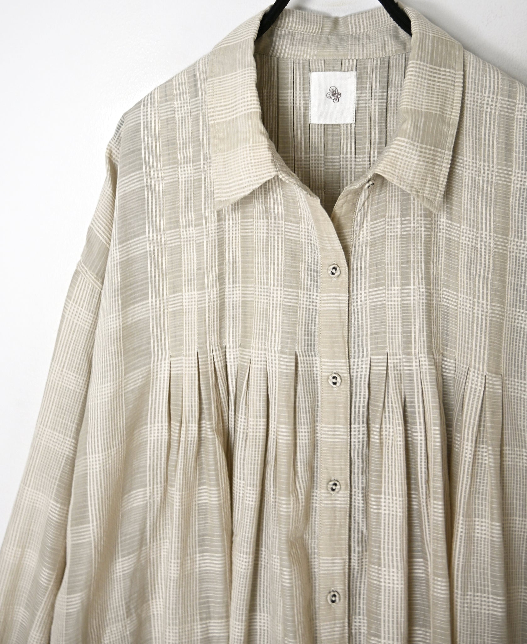 INMDS26713 COTTON/SILK SELF FINE CHECK REGULAR COLLAR INVERTED PLEATED LONG SHIRTS