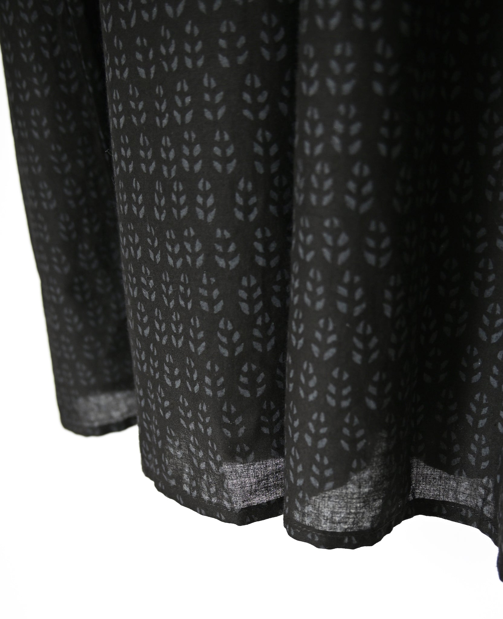INMDS26723 80s VOILE LITTLE TREE BLOCK PRINT CREW-NECK DRESS WITH MINI PINTUCK