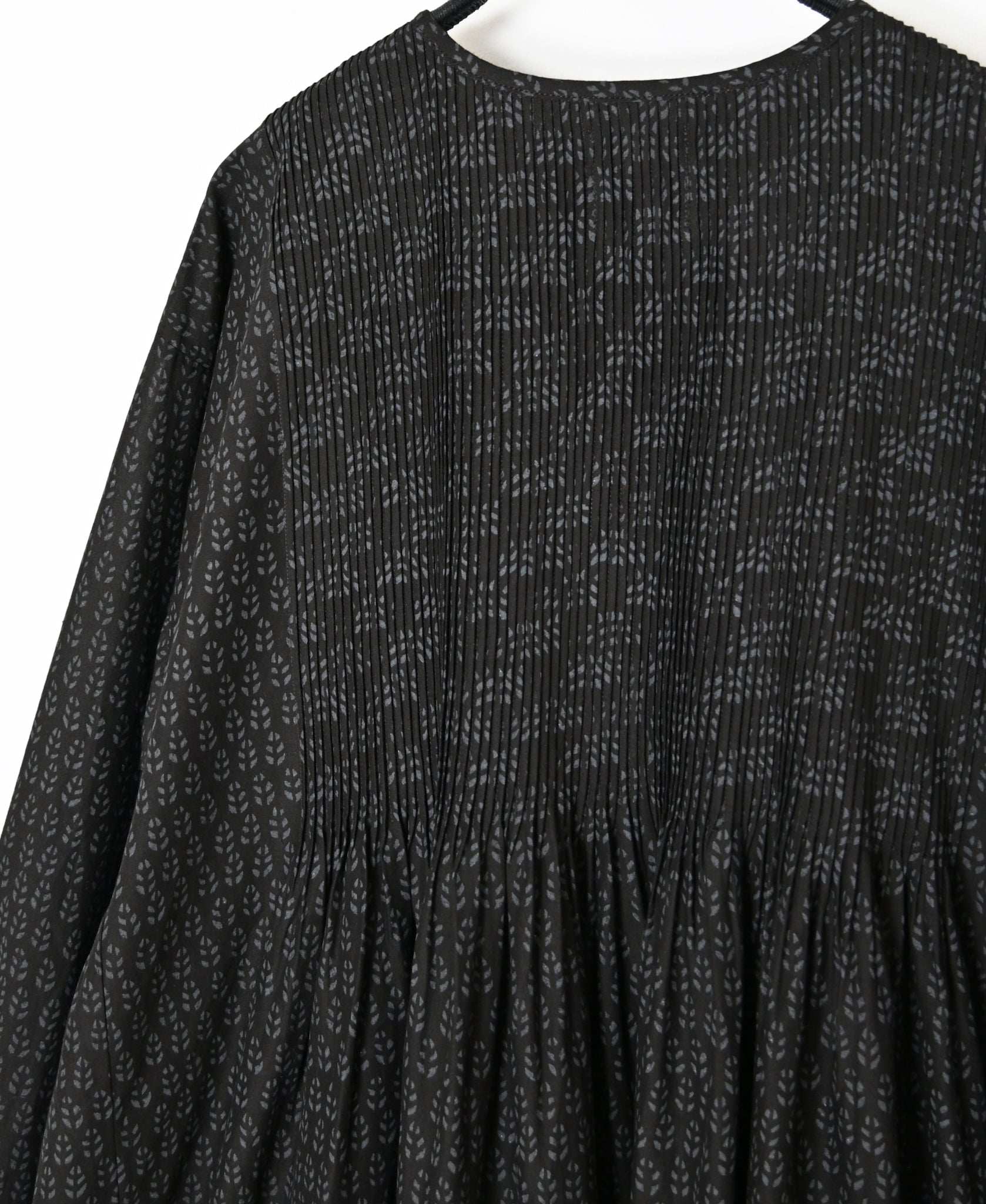 INMDS26723 80s VOILE LITTLE TREE BLOCK PRINT CREW-NECK DRESS WITH MINI PINTUCK