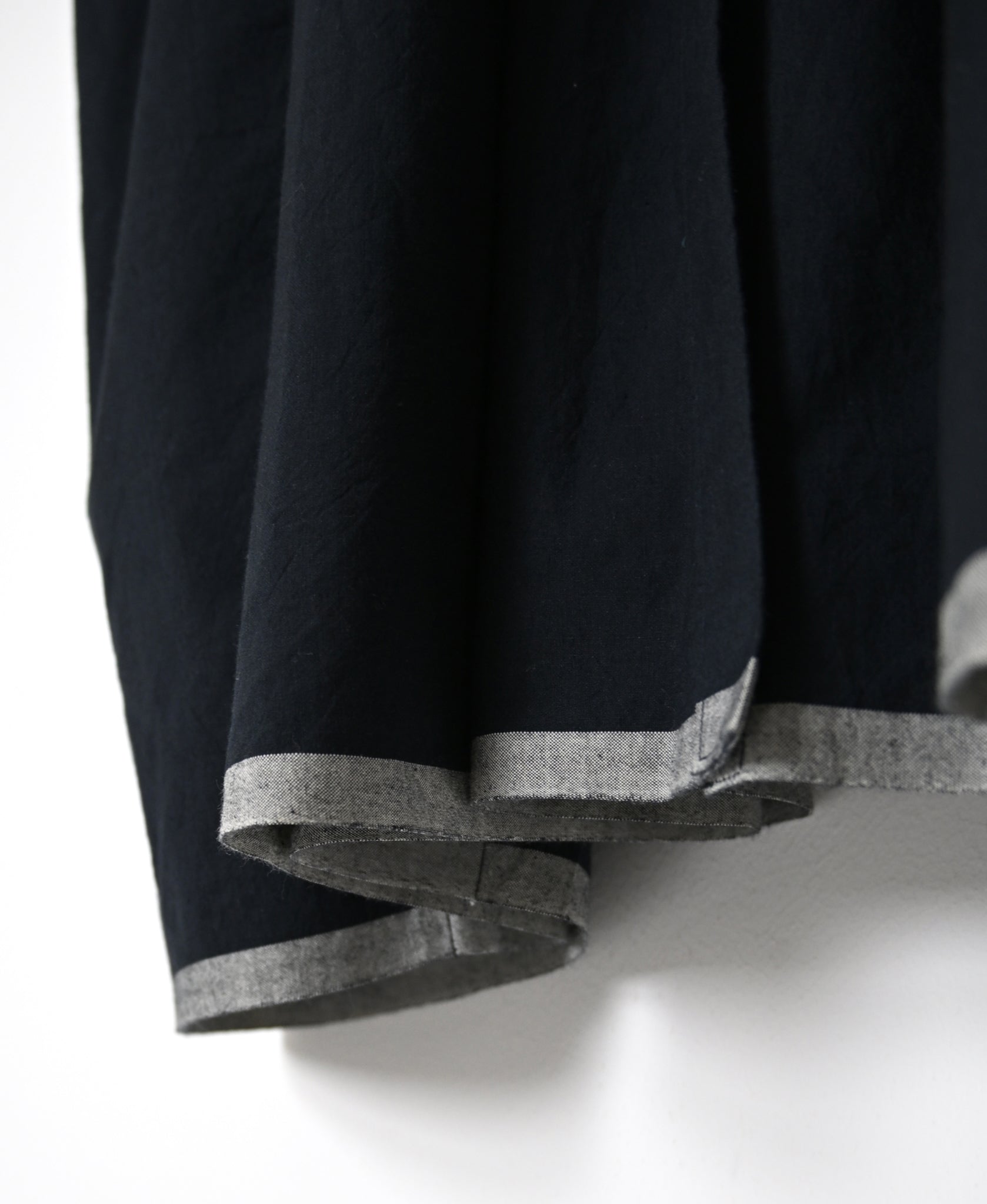 INMDS26734 HANDWOVEN HEAVY COTTON PLAIN WITH SELVAGE BANDED COLLAR SHIRTS DRESS WITH MINI PINTUCK
