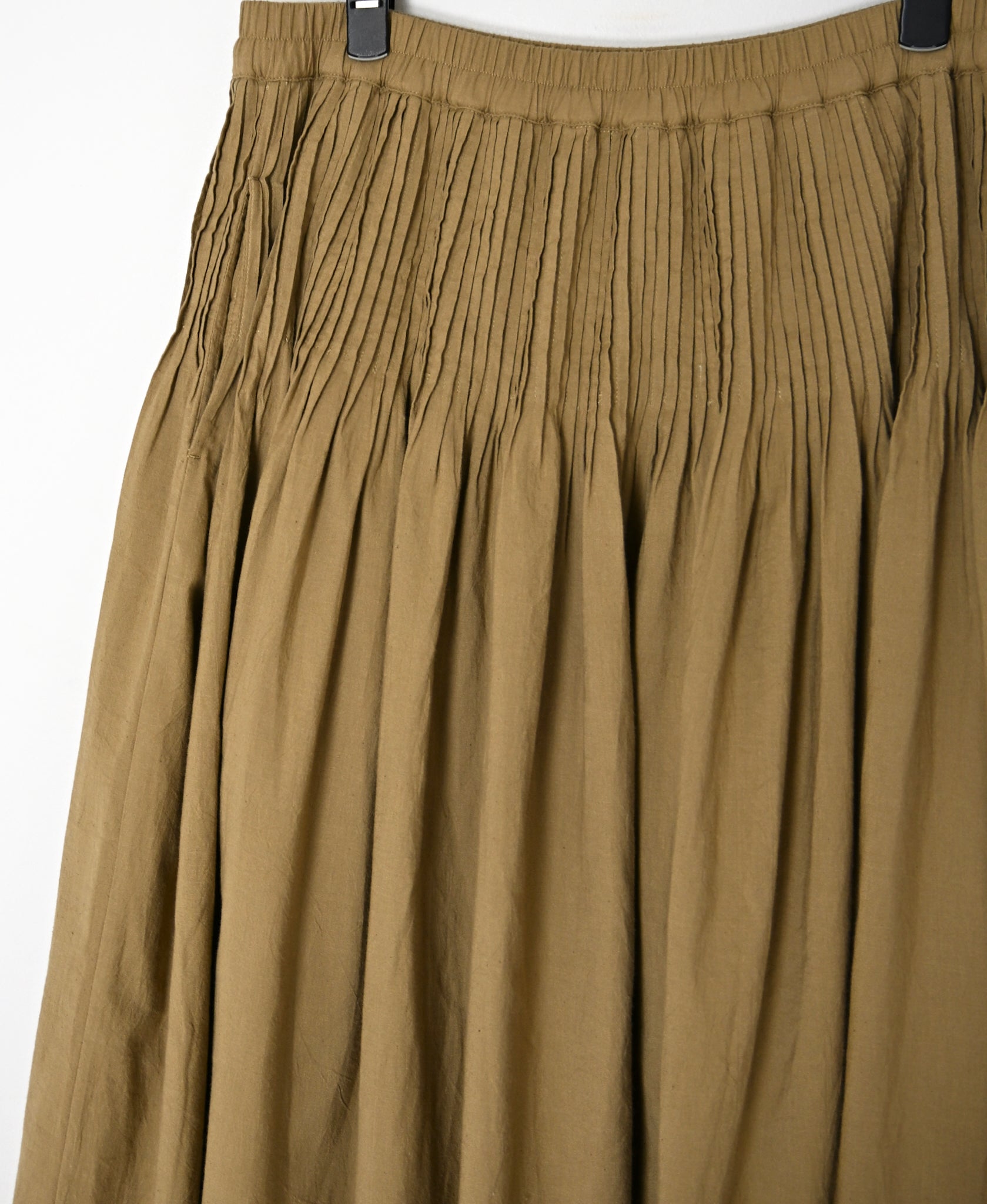 INMDS26735 HANDWOVEN HEAVY COTTON PLAIN WITH SELVAGE FLARED SKIRT WITH PINTUCK