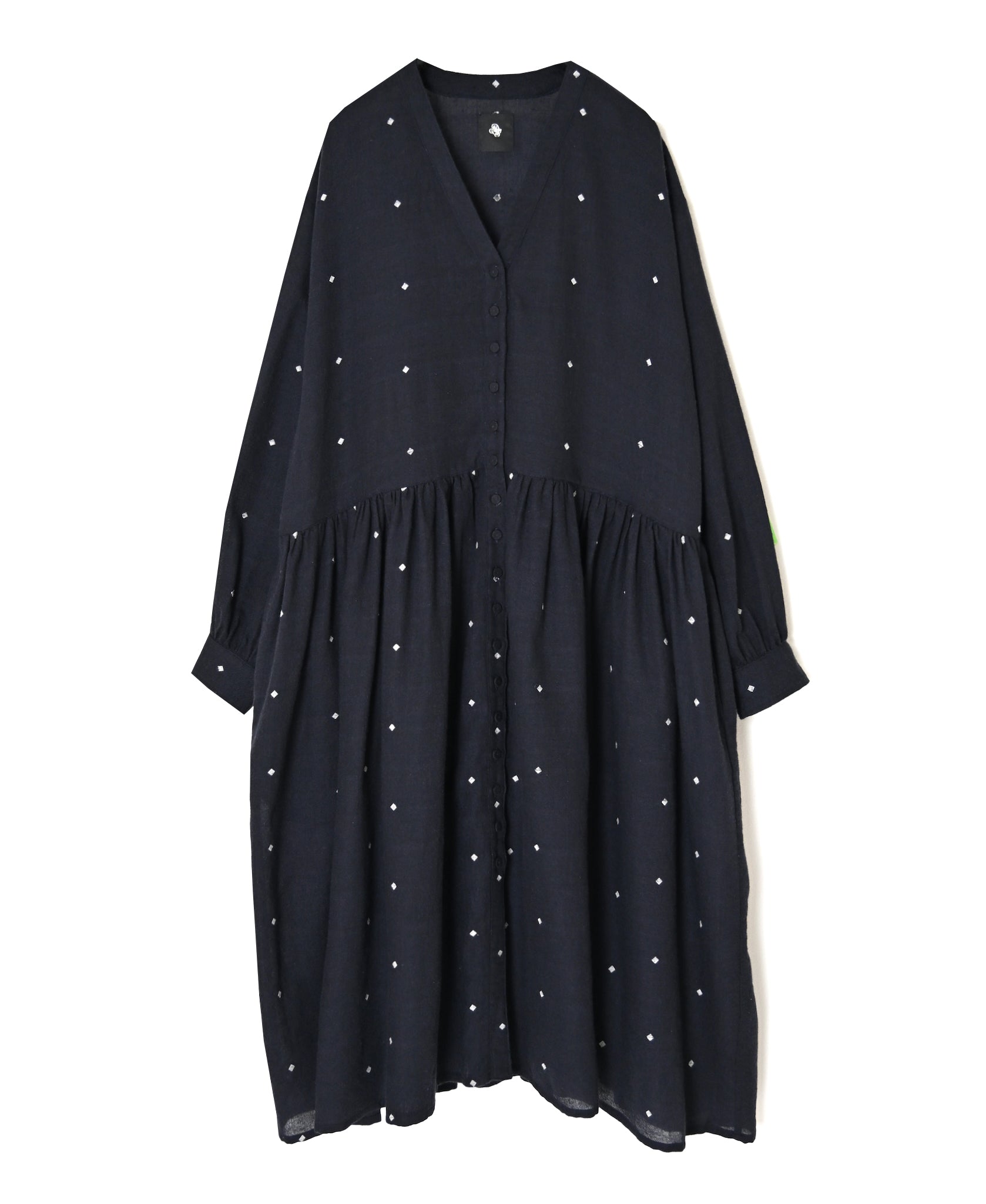 INMDS26763 BOILED WOOL SQUARE JACQUARD GATHERED V-NECK DRESS