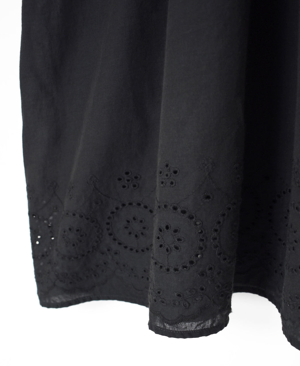 INSL26342 80s VOILE PLAIN WITH CUT WORK LACE CREW NECK FRENCH/SL SHIRTS WITH PINTUCK