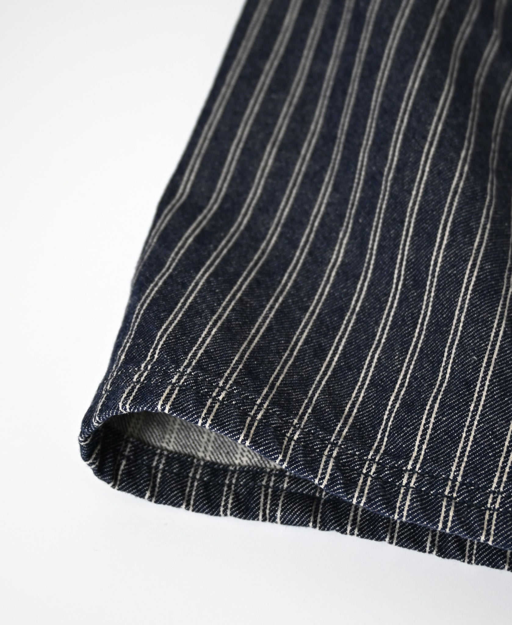 ISNAM2663W YARN DYED INDIGO 2STRIPE WASH PLEATED SKIRT