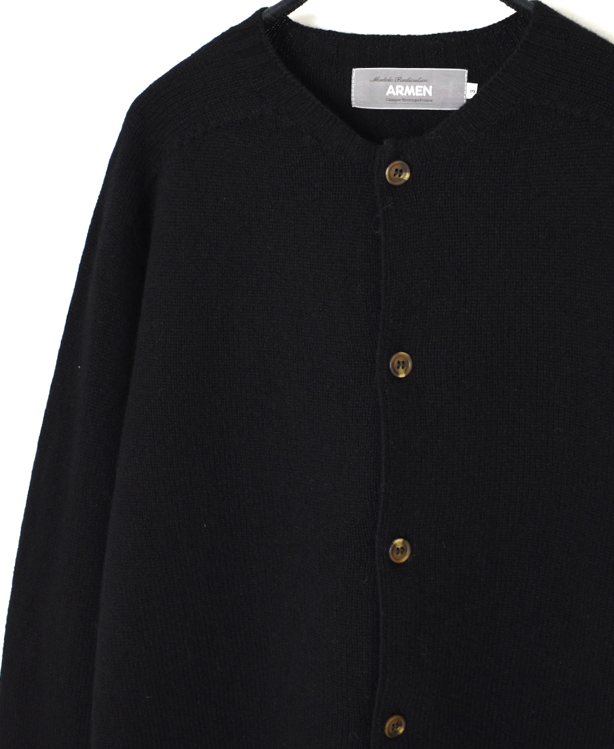 JNAMP2651 SUPER FINE LAMBSWOOL CREW NECK SADDLE SHOULDER CARDIGAN