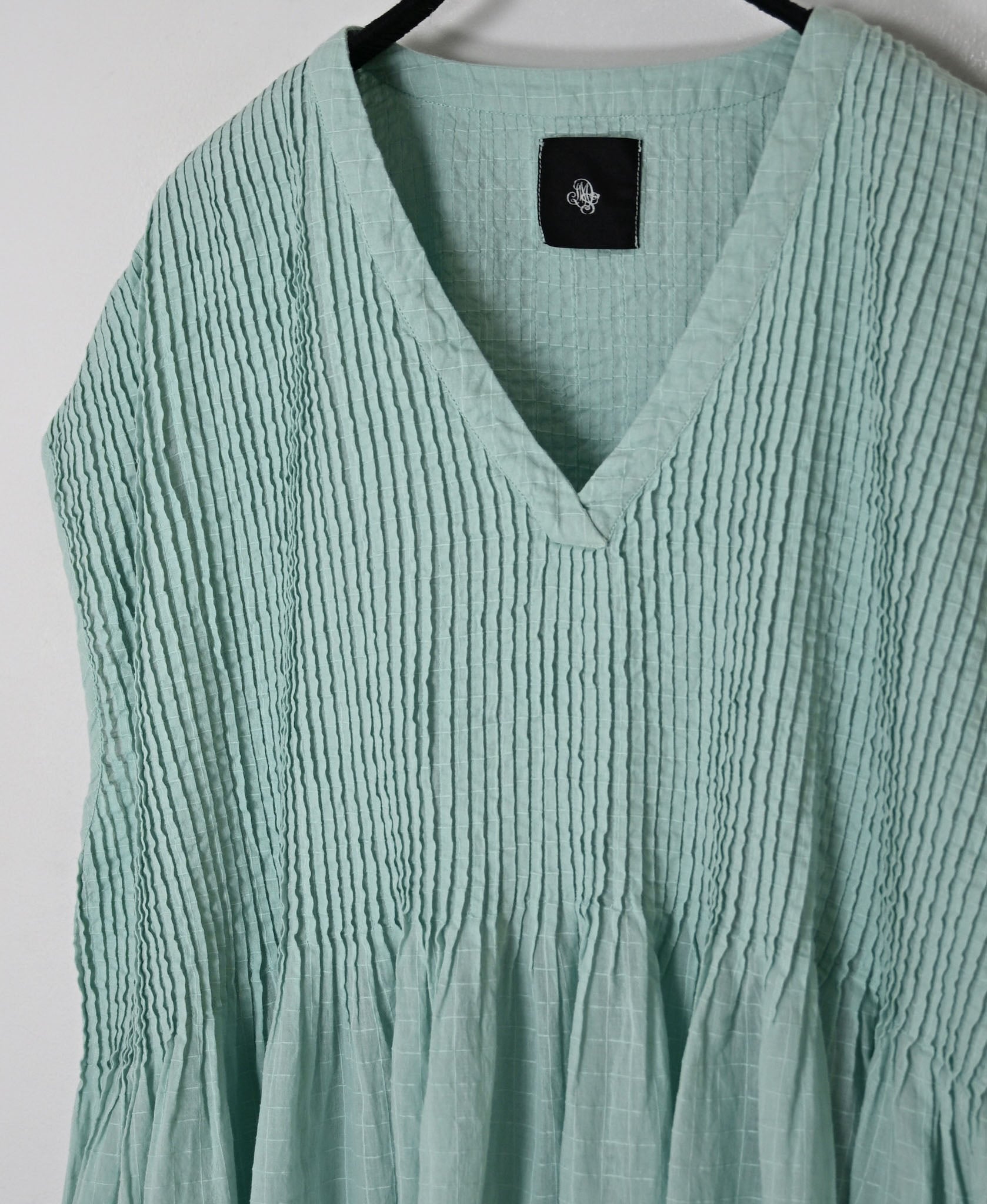 NMDS26502D 80s ORGANIC DOBIE CHECK OVERDYE V-NECK F/SLEEVE SHIRT WITH PINTUCK