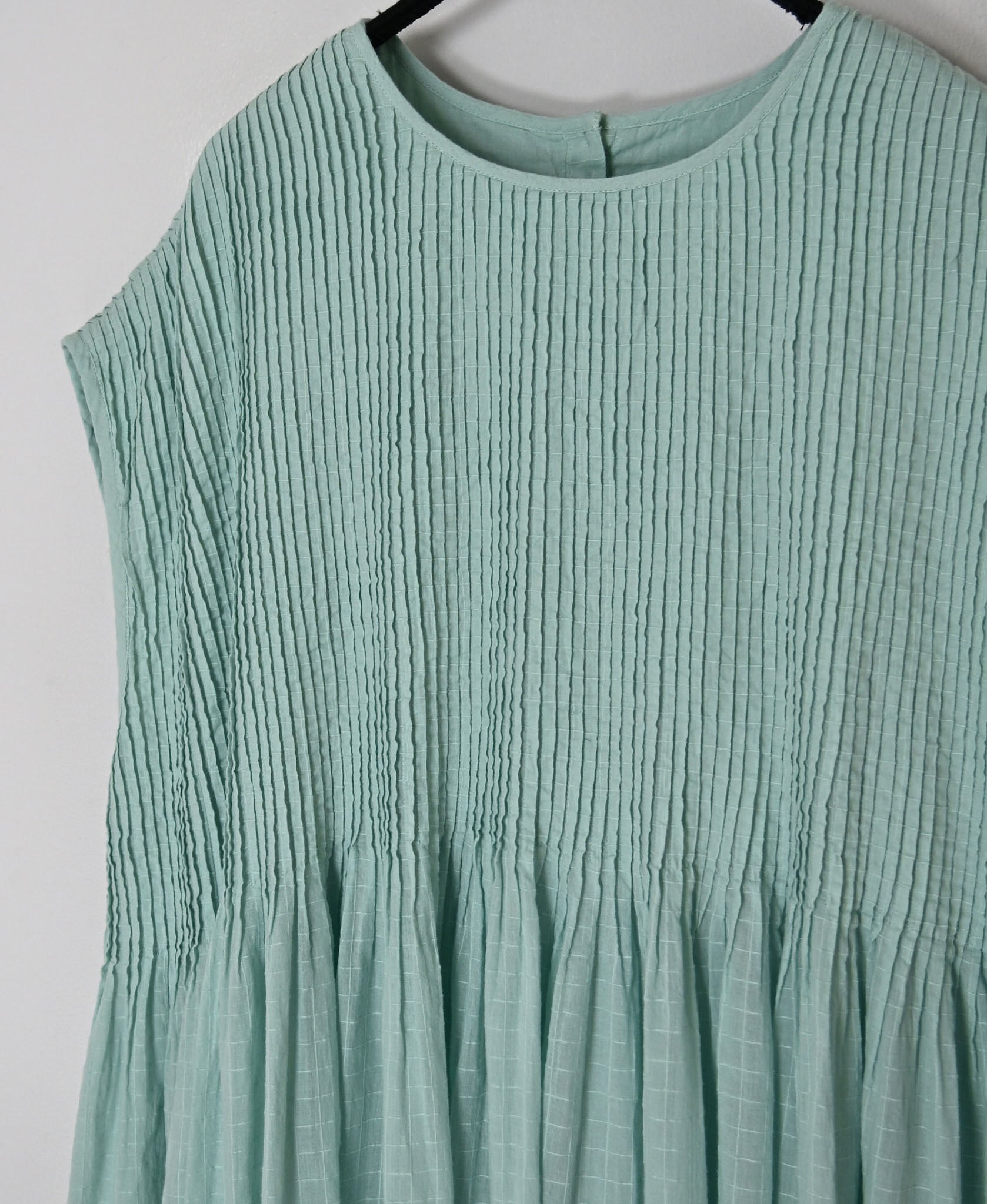 NMDS26503D 80s ORGANIC DOBIE CHECK OVERDYE CREW-NECK F/SL DRESS WITH PINTUCK