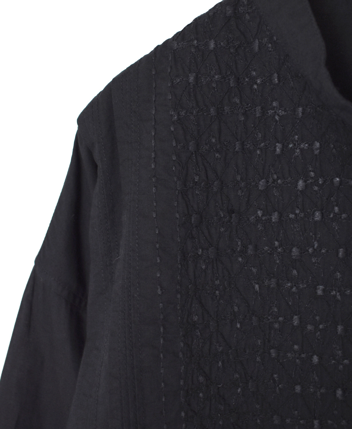 NMDS26521 60s ORGANIC CAMBRIC WITH EMB BANDED COLLAR PINTUCK & EMB SHIRT