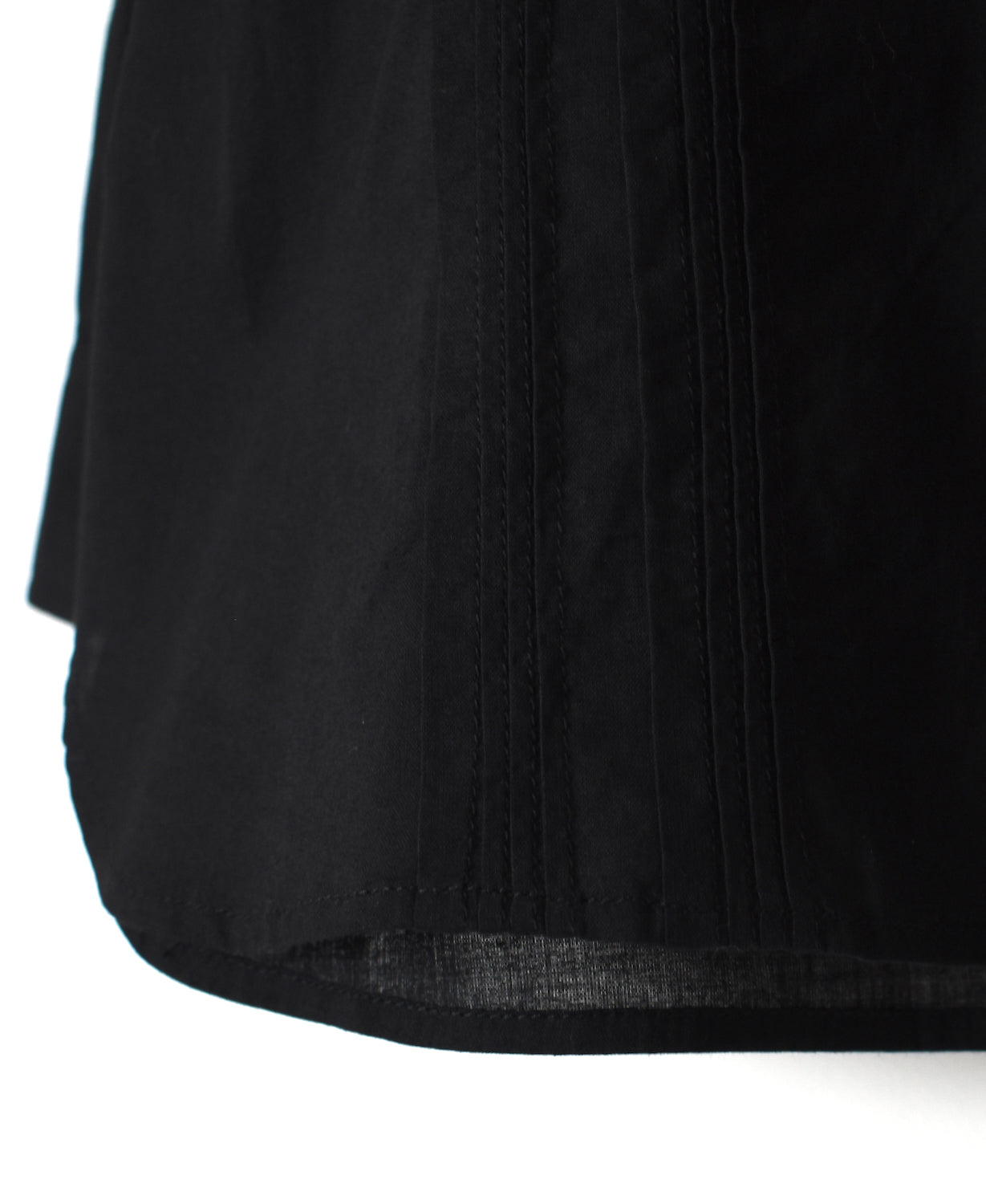 NMDS26521 60s ORGANIC CAMBRIC WITH EMB BANDED COLLAR PINTUCK & EMB SHIRT