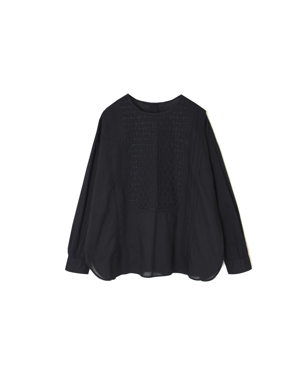 NMDS26522 60s ORGANIC CAMBRIC WITH EMB BACK OPENING CREW NECK PINTUCK & EMB SHIRT