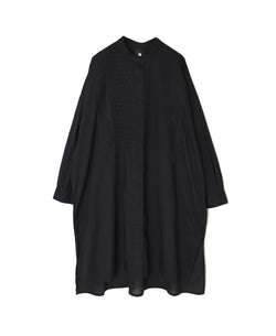 NMDS26524 60s ORGANIC CAMBRIC WITH EMB BANDED COLLAR MAXI SHIRT