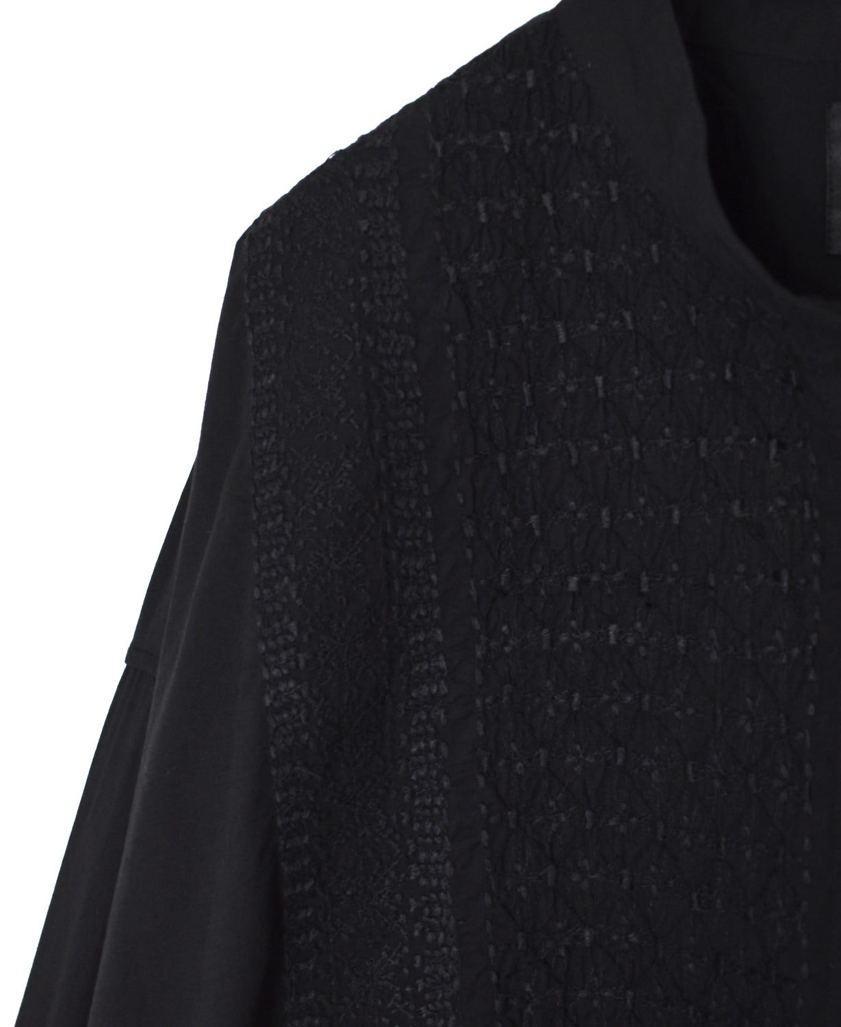 NMDS26524 60s ORGANIC CAMBRIC WITH EMB BANDED COLLAR MAXI SHIRT