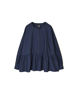 NMDS26532 60s ORGANIC POPLIN PLAIN CREW-NECK BUTTON GATHERED SHIRT