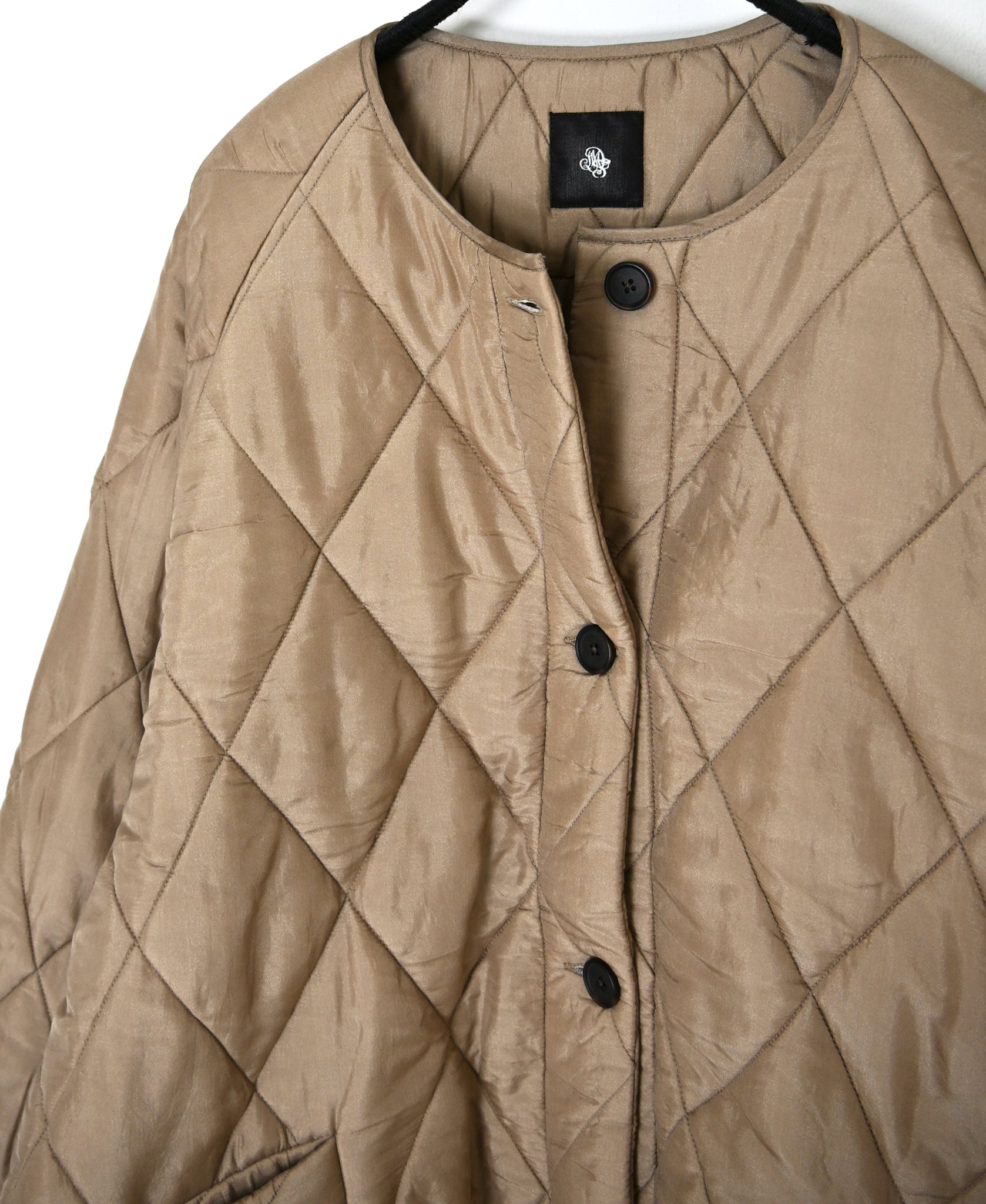 NMDS26551 BANGALORE SILK PLAIN PADDED C-NECK SHORT COAT