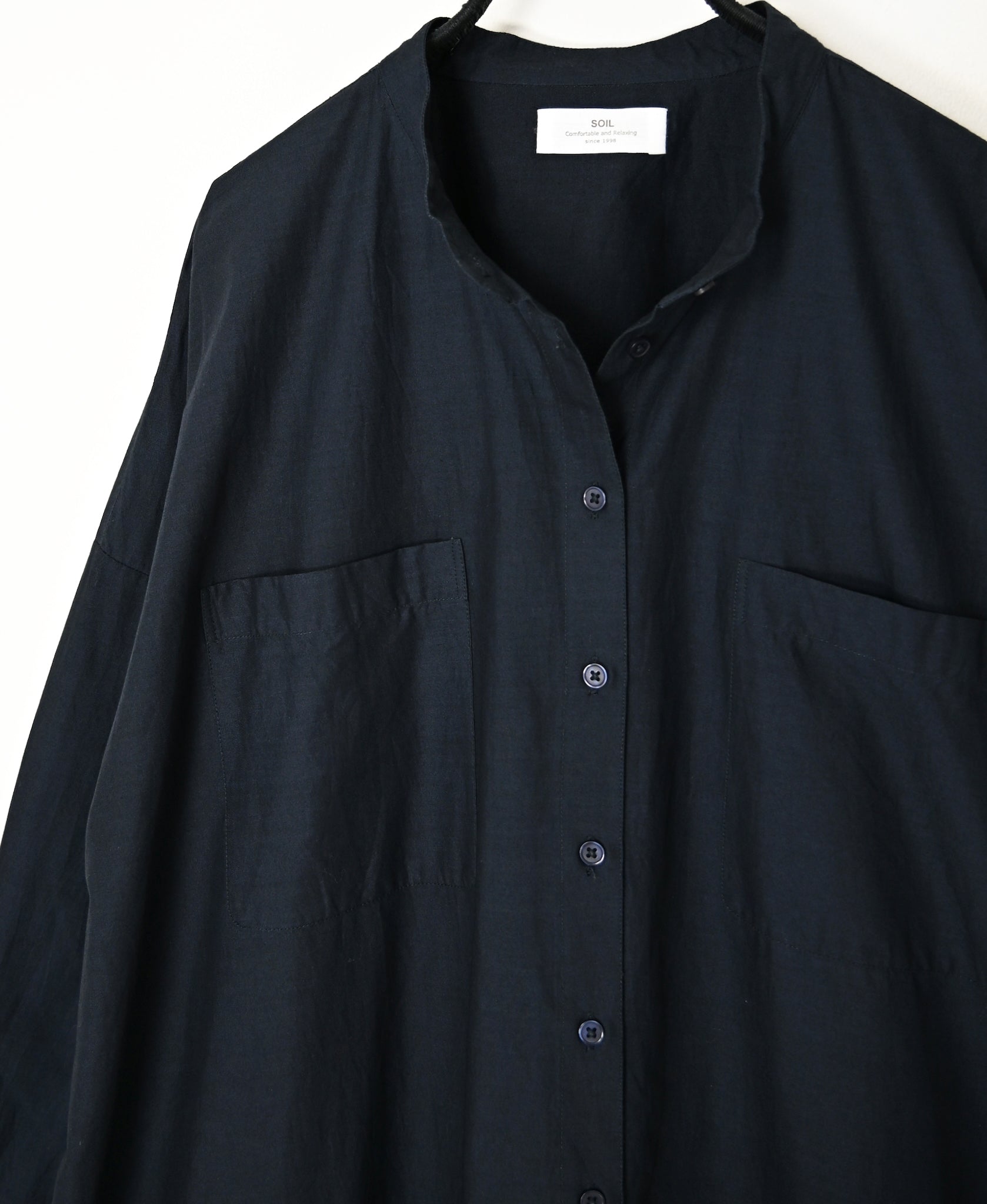 NSL26523 40s COTTON POPLIN PLAIN BAND COLLAR BACK SIDE GATHERED DRESS