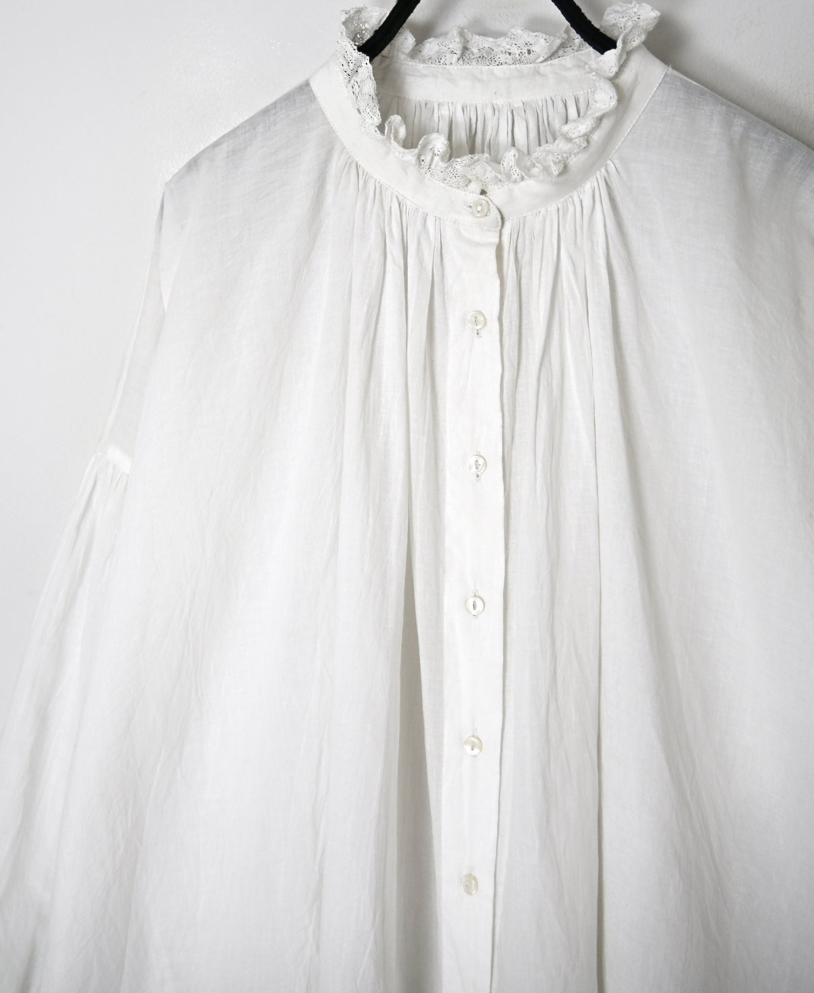 NSL26551 60s COTTON CAMBRIC PLAIN WITH LACE LACE FRILL COLLAR SHIRT