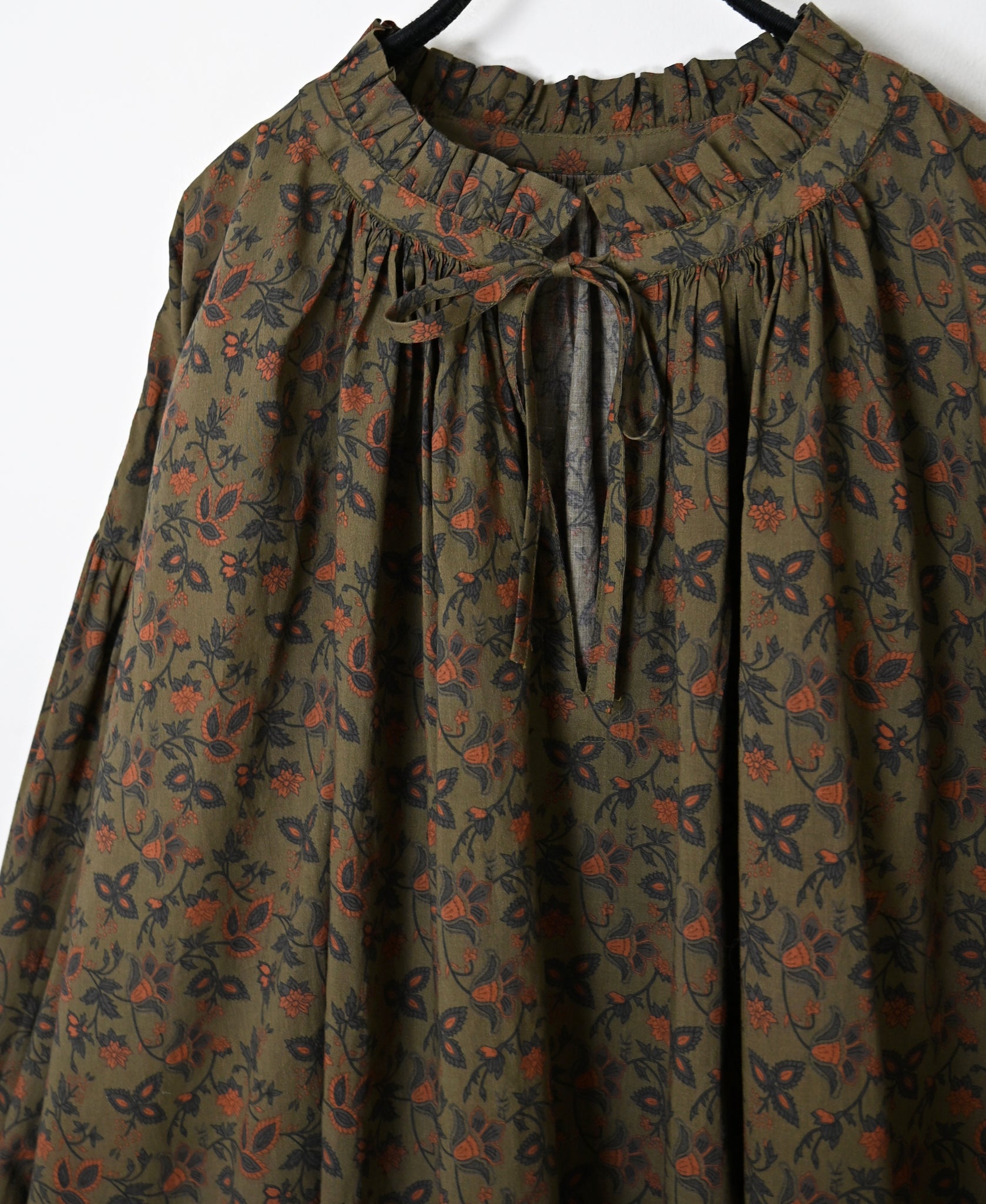NSL26592 60s COTTON CAMBRIC FLOWER PRINT FRILL&STRING COLLAR GATHERED SHIRT